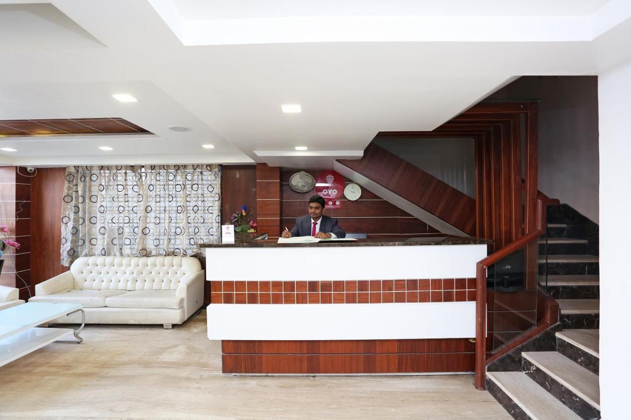 Oyo 6359 Hotel Mezbaan Regency Rāipur Extérieur photo